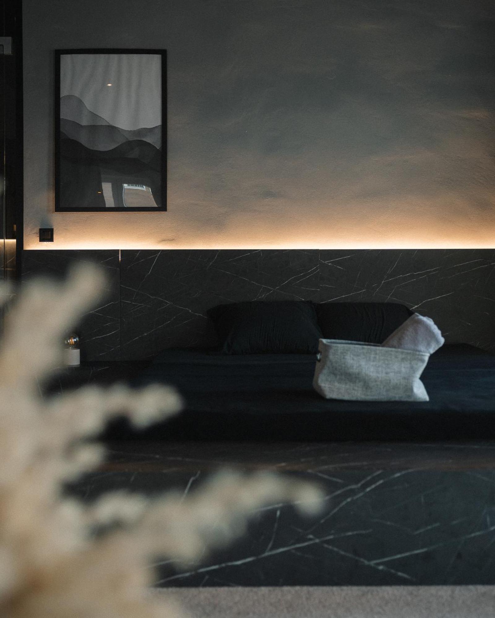 Etern Apart Hotel 普里什蒂纳 外观 照片